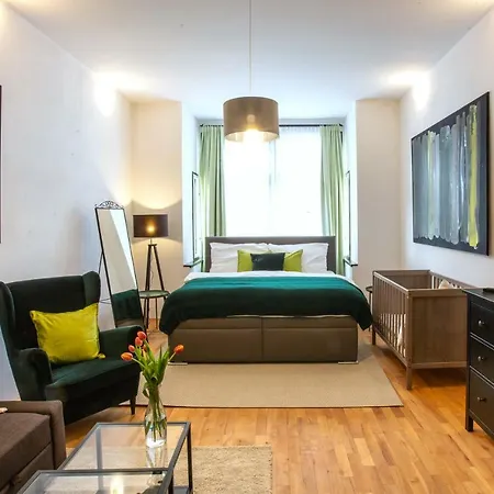 Modern Family Apt. With Square Entrance Hradec Králové